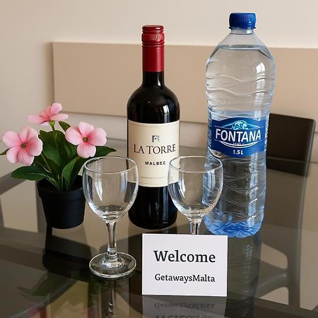 Seashells 2 Bedroom Apartment With Sunny Terrace With Stunning Sea Views - By Getawaysmalta San Pawl il-Baħar Kültér fotó